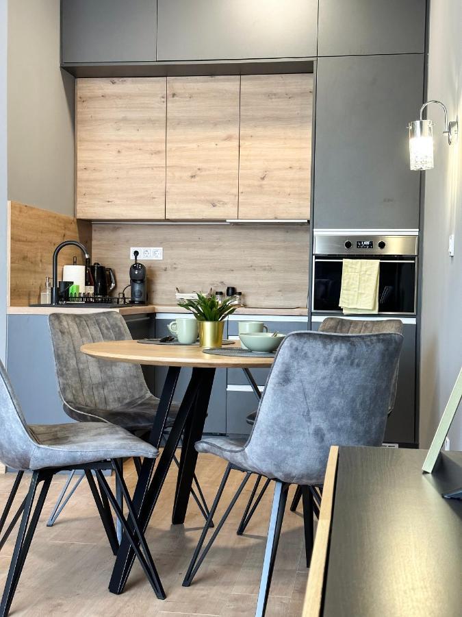 Mosonmagyaróvár Linden Apartman 107 Glamour (Adults Only) מראה חיצוני תמונה