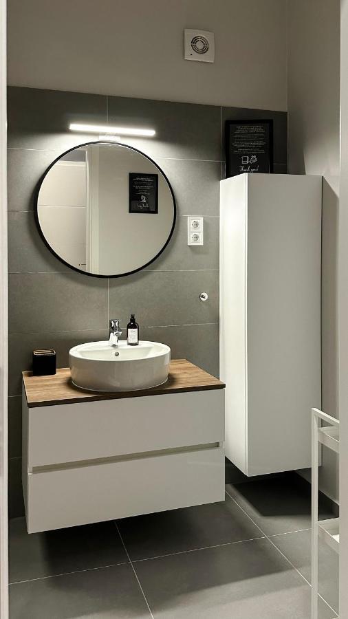 Mosonmagyaróvár Linden Apartman 107 Glamour (Adults Only) מראה חיצוני תמונה