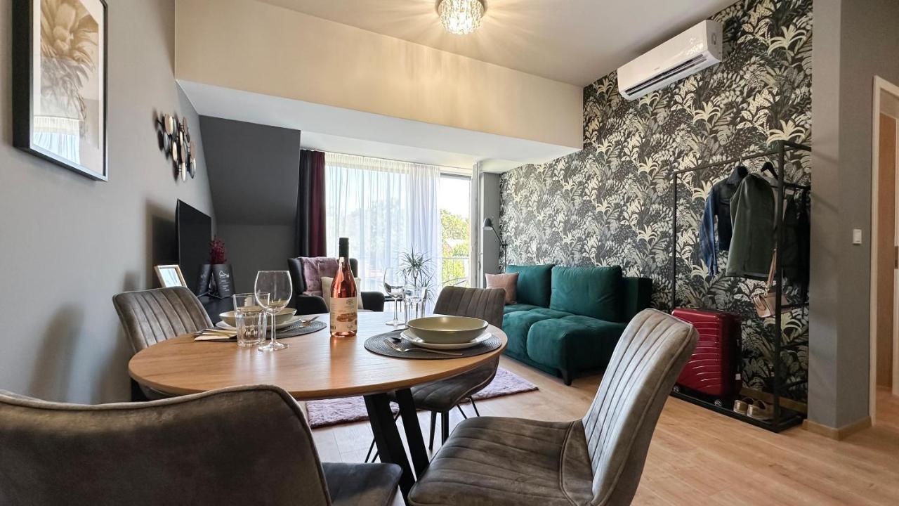 Mosonmagyaróvár Linden Apartman 107 Glamour (Adults Only) מראה חיצוני תמונה