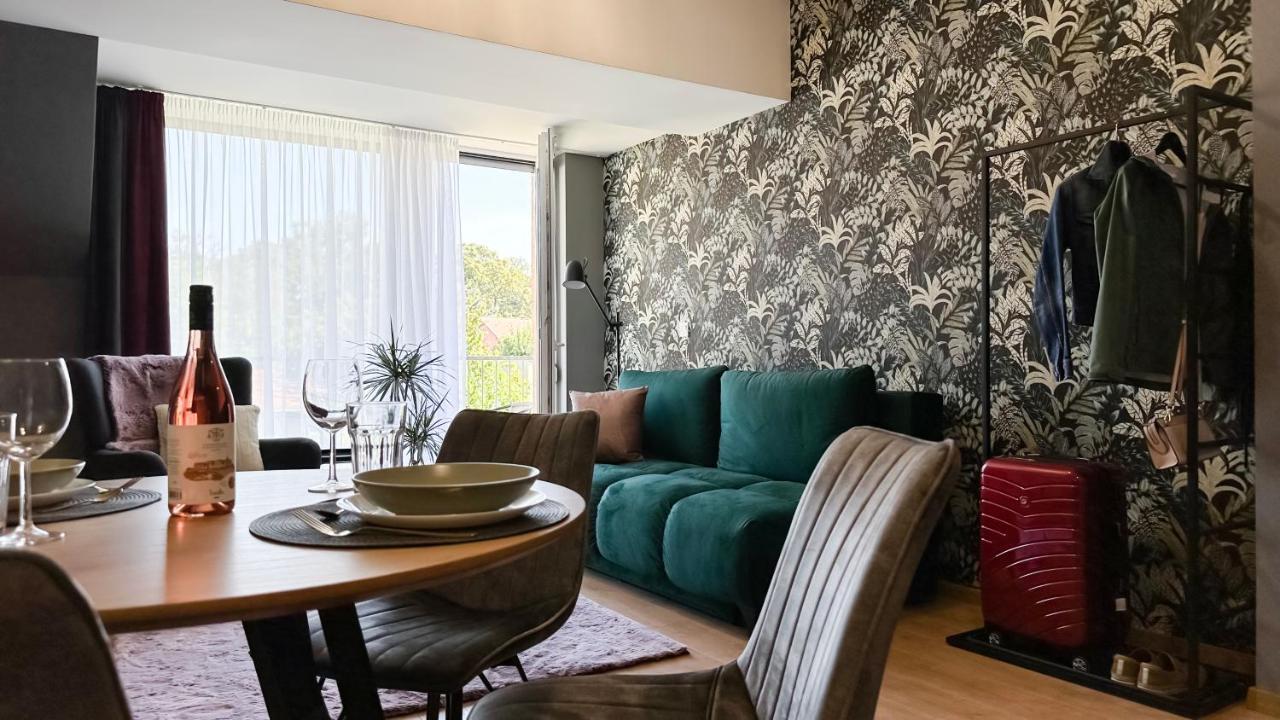 Mosonmagyaróvár Linden Apartman 107 Glamour (Adults Only) מראה חיצוני תמונה