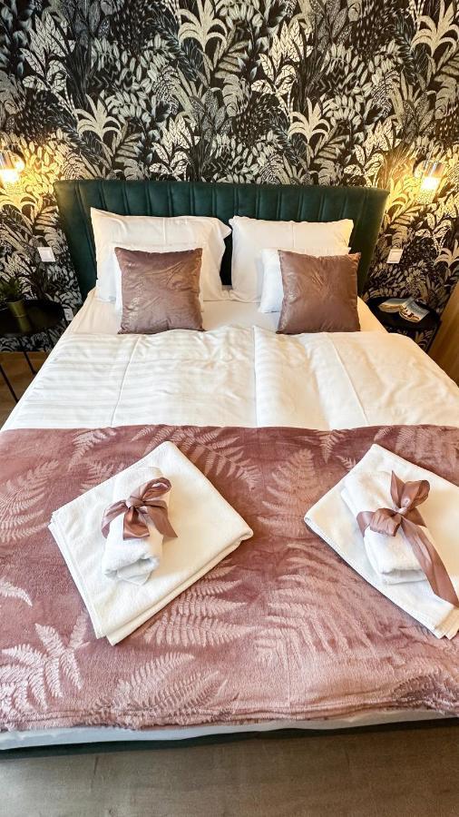 Mosonmagyaróvár Linden Apartman 107 Glamour (Adults Only) מראה חיצוני תמונה