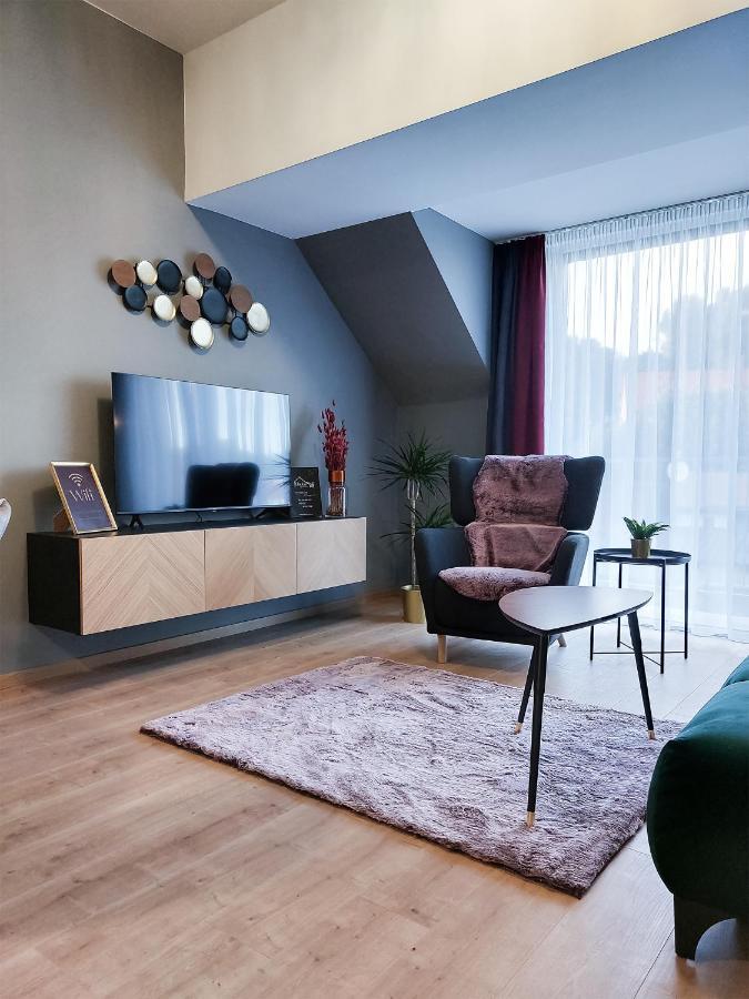 Mosonmagyaróvár Linden Apartman 107 Glamour (Adults Only) מראה חיצוני תמונה