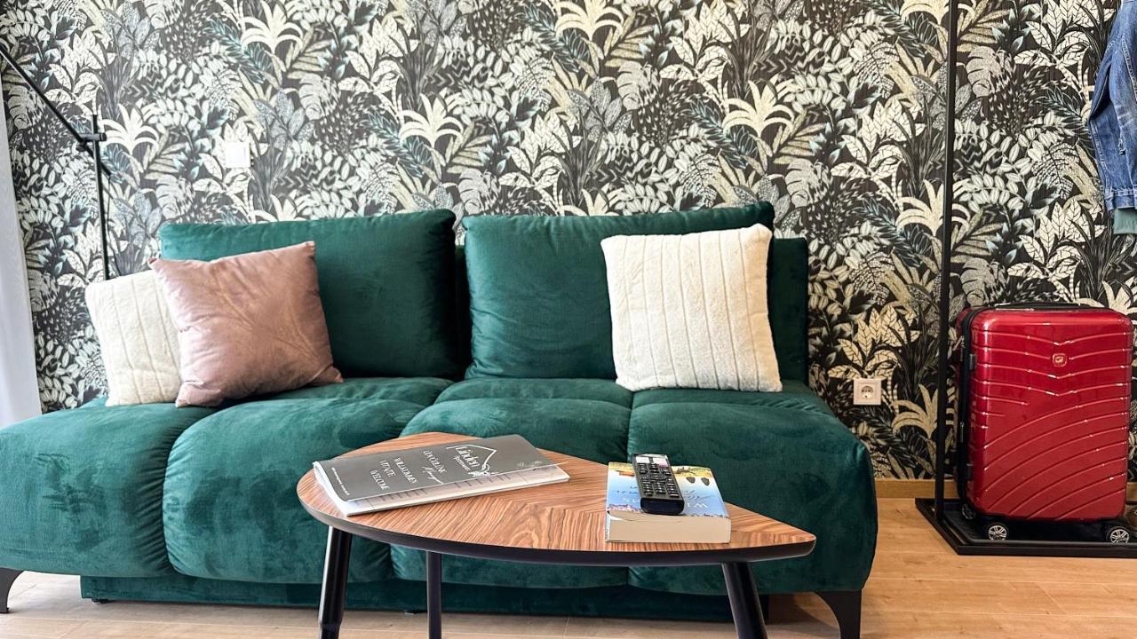 Mosonmagyaróvár Linden Apartman 107 Glamour (Adults Only) מראה חיצוני תמונה
