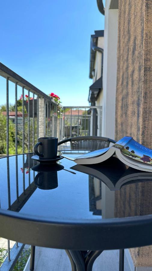 Mosonmagyaróvár Linden Apartman 107 Glamour (Adults Only) מראה חיצוני תמונה