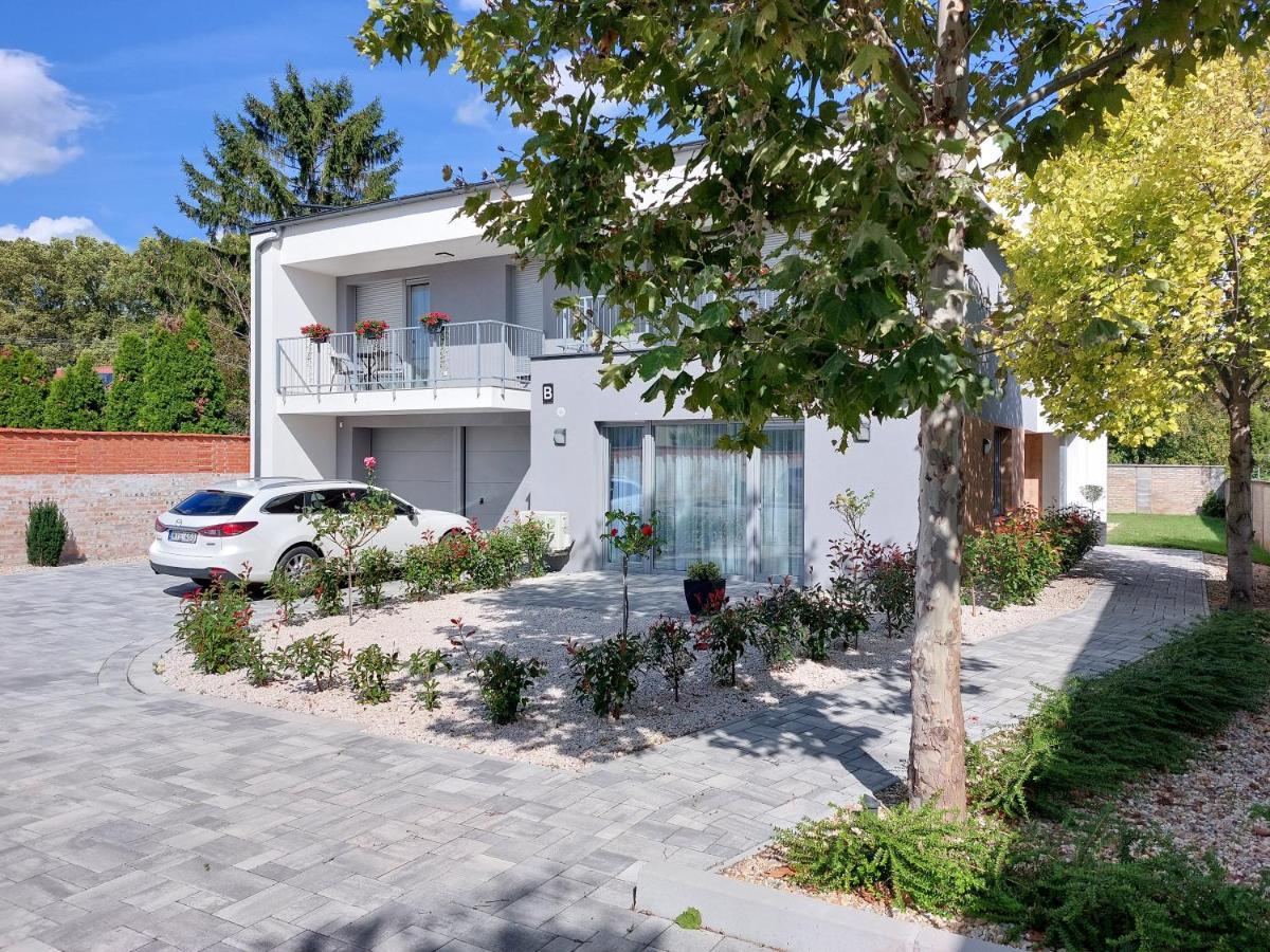 Mosonmagyaróvár Linden Apartman 107 Glamour (Adults Only) מראה חיצוני תמונה